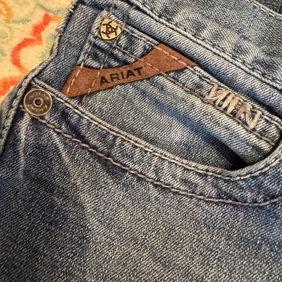 Ariat Slim Fit Straight Leg M7 Classic Blue Denim Jeans size 34/34 - Picture 3 of 7